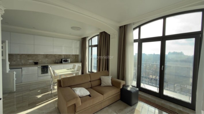 Граф на Азарова Францкзский бульвар/терраса вид на море 58м2 1 ком кв - фото 1