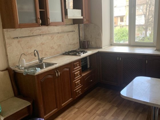 Сдаётся 2х комнатная квартира на Панфиловцев Запорожье