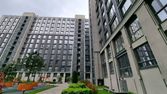 Новострой! Новый евроремонт! Центр города. 1 к кв. 54 кв м. - фото 1