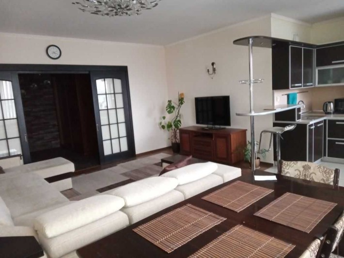 Сдается 3-х комнатная квартира в новостройке по ул. Рельефная 90 кв.м - фото 1