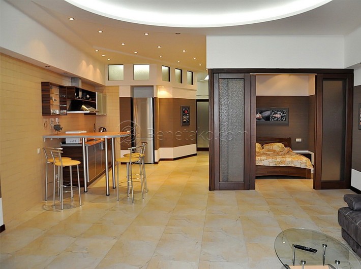 Просторные апартаменты с двумя спальнями в Ж/К «Аркадийский дворец». - фото 1