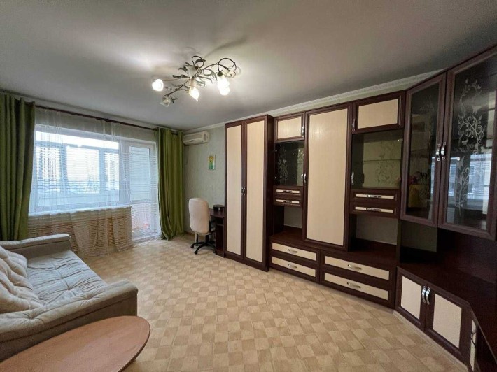 Сдам прекрасную крупногабаритную 1 к/к в приближенном к центру районе - фото 1