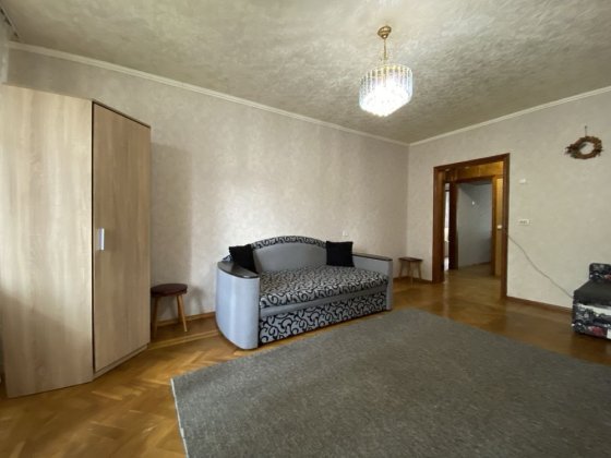 Сдам 3-к квартиру на ж/м Фрунзенский, Донецкое шоссе , район Варуса Днепр