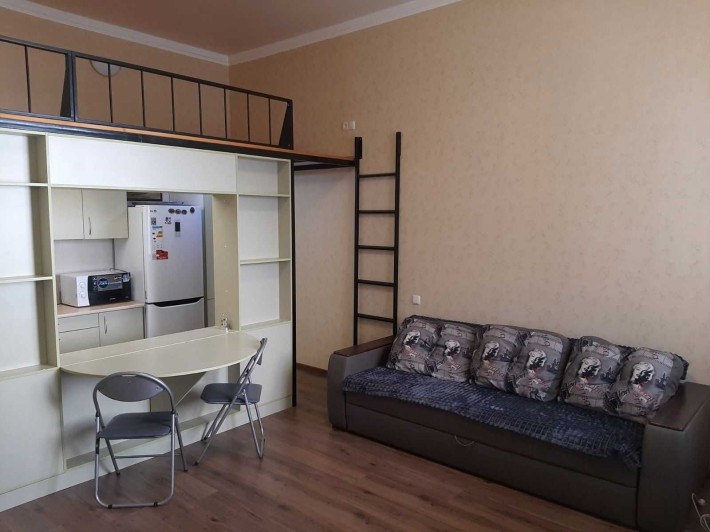 Сдается 2х комнатную (двухуровневую) квартиру на пр.Гагарина 21 - фото 1