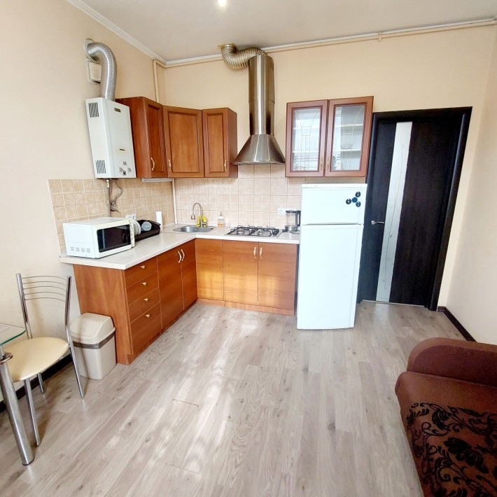 Здам 1-но кімнатну квартиру у центрі  за адр пр. Дмитра Яворницько 54. - фото 1