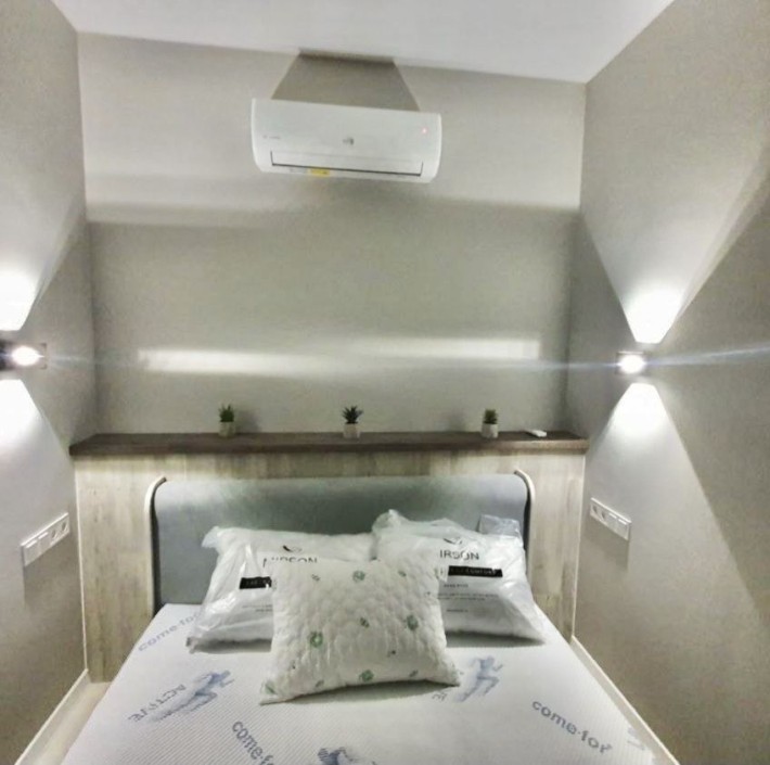 СДАМ 1 Комнатную квартиру ЦЕНТР Евро Новая мебель Техника 1 этаж - фото 1