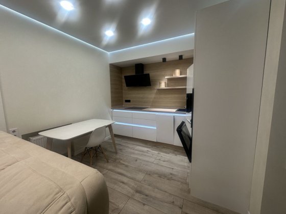 Сдам кухня стулия + спальня . Таирова Одесса