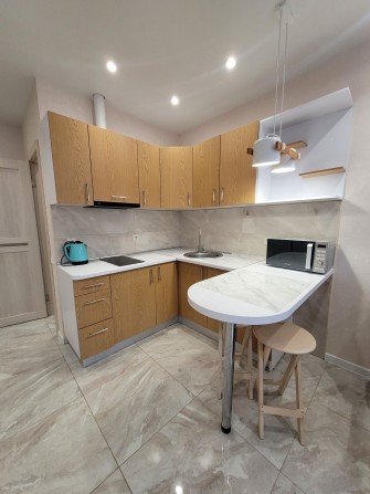 Сдам студийную 1 ком кв-ру в Новострое возле м.Х. Гора,Жк "Сказка" - фото 1