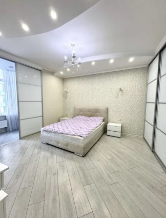 Аренда 1 ком кв ЖК 27 Жемчужина Аркадия Долгосрочно с летом!!! Код1223 - фото 1