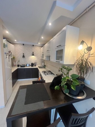 1-но вул.МАЛОГОЛОСКІВСЬКА (бічна пр.Чорновола) 46кв.м. 18 000грн. - фото 1