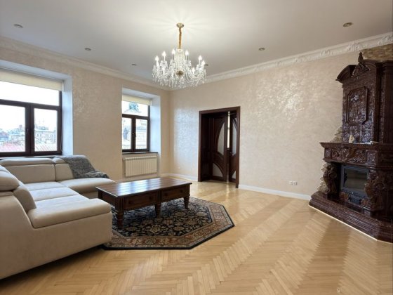 Оренда 3-х кімнатної квартири з видом на Оперний театр. Центр Львова Львов