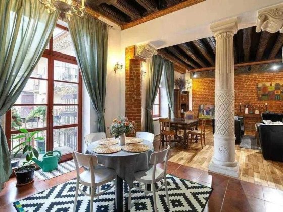 Оренда квартири в центрі на пл. Ринок Львов