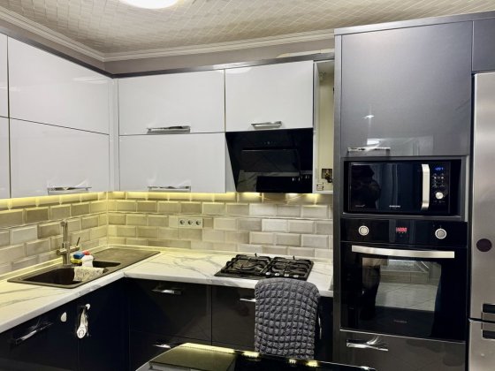 Здається 2-кімнатна на Мельницькій зі своїм двором Одеса