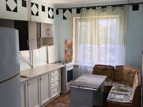 Сдам двухкомнатную в центре Таирова Одесса