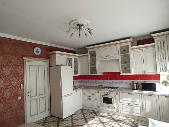 Аренда длительно  большая евродвушка Таирова 2 этаж нового дома ,газ