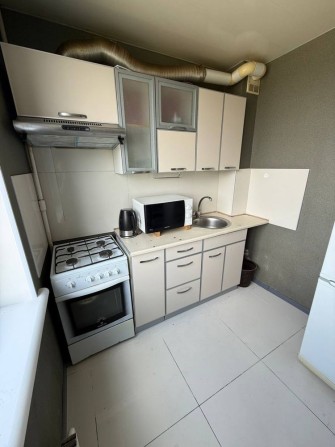 Сдам 1к кв м Студенческая, первый дом от метро - фото 1