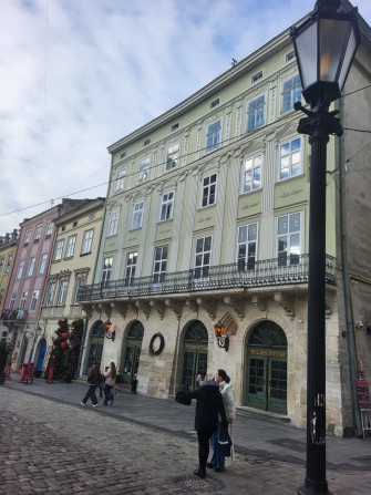 Оренда 2 суміжні кімнати вул. площа Ринок - фото 1