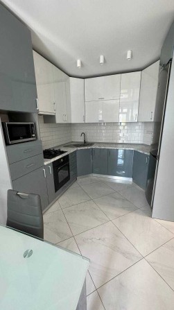 Оренда 2кім+кухня студіо новобуд Залізнична 2 балкони гарний ремонт - фото 1