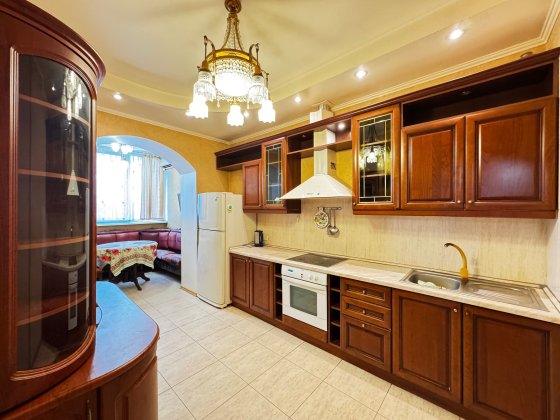 Сдам 3- комн.квартиру возле вокзала Харьков