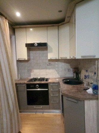 Сдам 3 кв Салтовское Шоссе 7000+ сч. Отопл. не платим. Можно вокнных. - фото 1