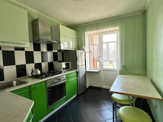 Оренда 3 кімнатної квартири вулиця Петлюри Львов