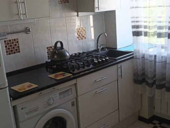 Сдам в пер. Светлом.2а / Черняховского / парк Победы/ 5 ст.Б,Фонтана