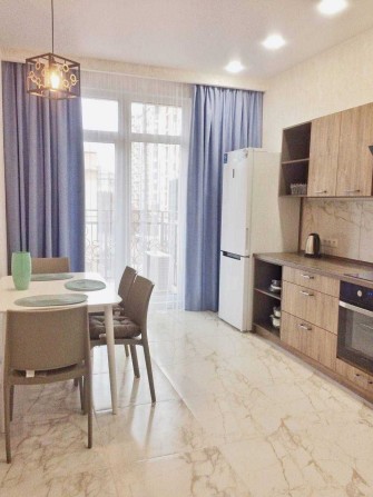 Долгосрочно! Район Музкомедии, 50 Жемчужина. Паркинг, генератор - фото 1