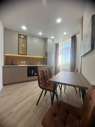 2 ком. квартира в современном ЖК Шестидесятая жемчужина на Краснова! ! - фото 1