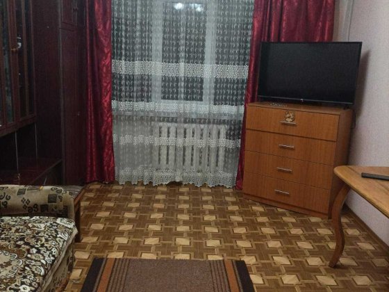 1-комн.Бугаївська\Середня  2\2, необхідні   меблі техніка. Одесса