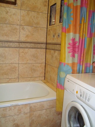 Сдам 2 кварт ул.Андреевская(Кубасова),41 косм рем,1/5 сталинка ц5500 - фото 1