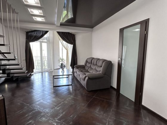 Здається дворівнева квартира з дизайнерським ремонтом ЖК Фільварок Рованцы