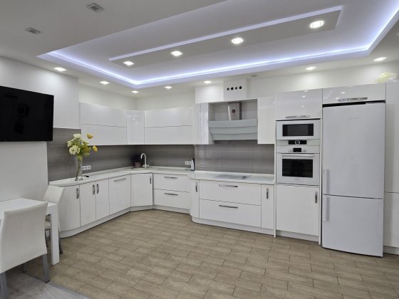 Сдам  2-х комн. квартиру с большой кухней гостиной.  8 Жемчужина. Одеса