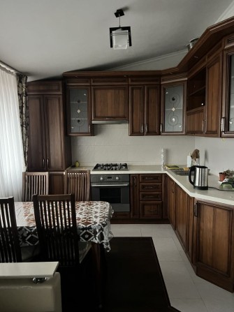 2-х кімнатна квартира в центрі міста - фото 1