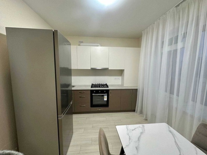 Оренда світлої та теплої квартири, чудова локація — Боголюбова 15 - фото 1