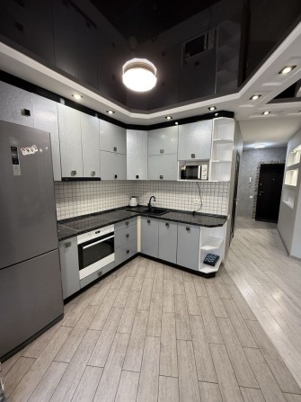 Сучасна квартира в центрі ЖК Софія, Миру 40, Алея, фонтан - фото 1