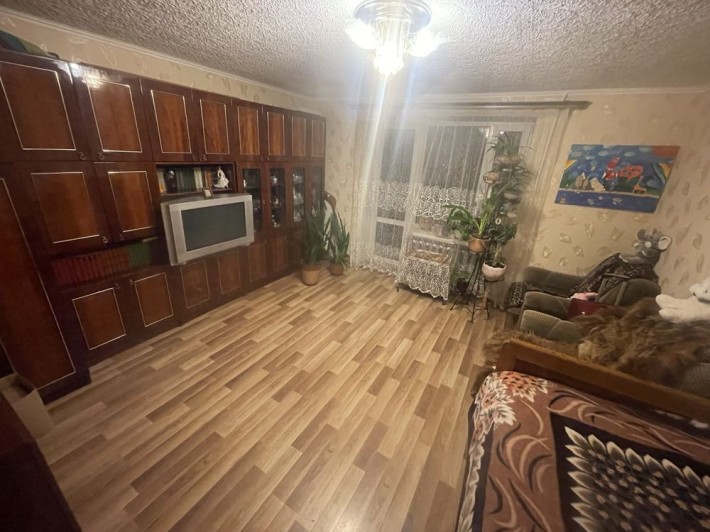 Здається 2 кімнати 2,8х3,3(9м2) і 4х4(16м2) р-н Південного - фото 1