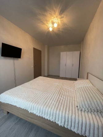 Сдам новую однокомнатную квартиру, жк 7 небо - фото 1