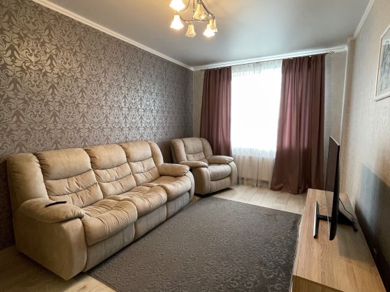 Здам трикімнатну квартиру Авангард