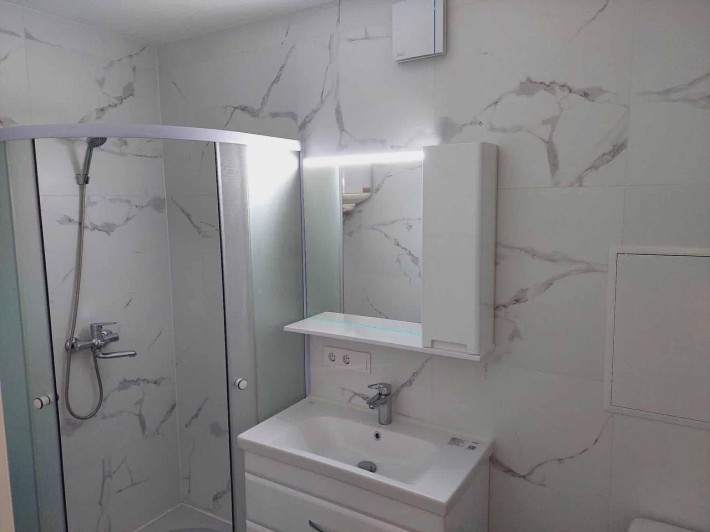 Оренда трикімнатної квартири на третьому поверсі з двома балконами - фото 1