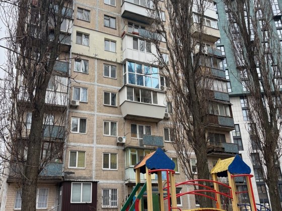 Продам 2 кімнатну квартиру в центрі на Пимоненка 12 Київ