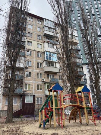 Продам 2 кімнатну квартиру в центрі на Пимоненка 12 - фото 1