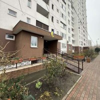 Продаж 3-к квартири вул. Урлівська 38а Киев