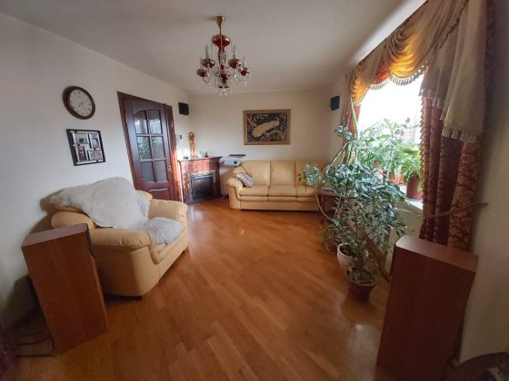 Продаю затишну 3 кімнатну квартиру за адресою: вул. Лобановського, 128, Голосіївський район. Киев