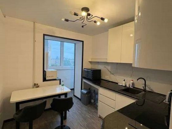 Продаж 1-к квартири проспект Повітрофлотський 19 Солом'янський район Киев