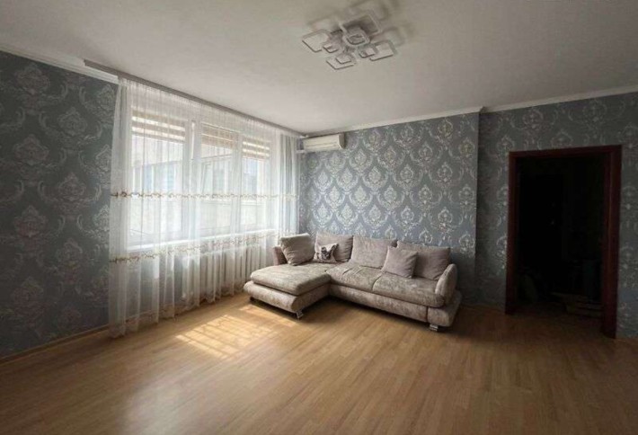 Продаж 2-к квартири вул. Олени Пчілки 2а - фото 1