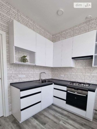 Продаж 2 кімн. квартири з новим ремонтом в "Сталінці", вул. Єреванська 5, площа Космонавтів, Солом'я - фото 1