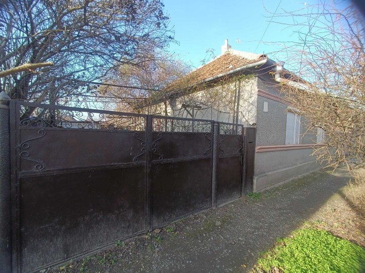 3-х кімнатний будинок 71 кв.м., житловий стан, 6.5 соток, гараж підвал - фото 1