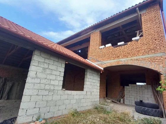 Продається будова Берегово