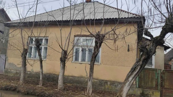 Продається будинок в Закарпатській обл. смт. Королево вул. Петрова 22 - фото 1