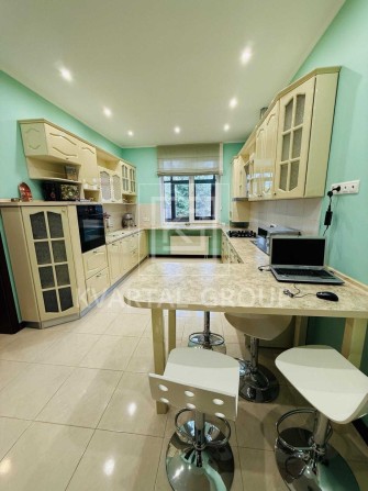 Продам ГАРНИЙ дуплекс з РЕМОНТОМ, меблями, технікою. 228м2. Газ. - фото 1